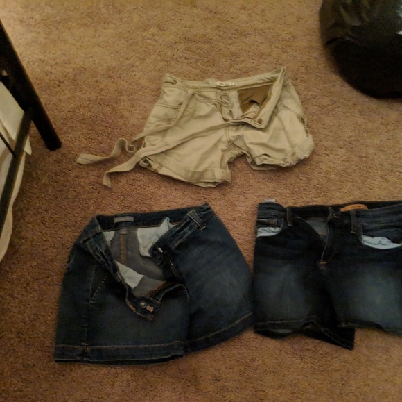 Clothes - Picture 4 of 8